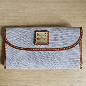 Dooney & Bourke Textured Wallet